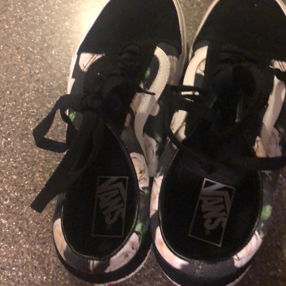 Vans very new and worn once - Picture 2 of 4